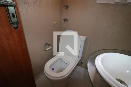 Lavabo de casa para alugar com 3 quartos, 135m² em Praia da Bandeira, Rio de Janeiro