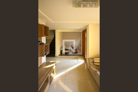 Sala de casa à venda com 4 quartos, 245m² em Vila Lucia, São Paulo