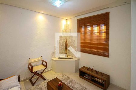 Sala 02 de casa à venda com 4 quartos, 245m² em Vila Lucia, São Paulo