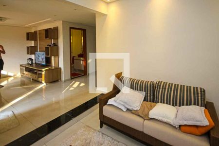 Sala 02 de casa à venda com 4 quartos, 245m² em Vila Lucia, São Paulo