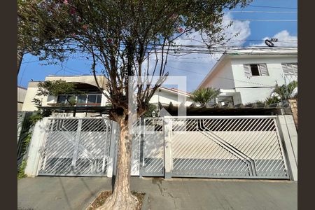 Fachada de casa à venda com 4 quartos, 222m² em Campo Belo, São Paulo