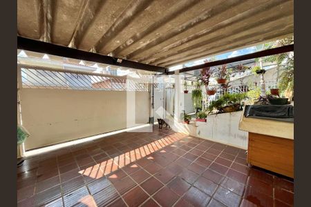 Garagem de casa à venda com 4 quartos, 222m² em Campo Belo, São Paulo