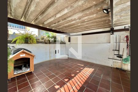 Garagem de casa à venda com 4 quartos, 222m² em Campo Belo, São Paulo