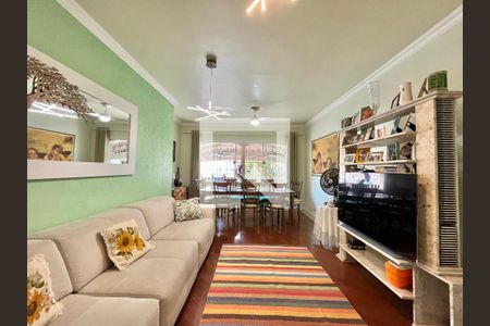 Sala de casa à venda com 4 quartos, 222m² em Campo Belo, São Paulo