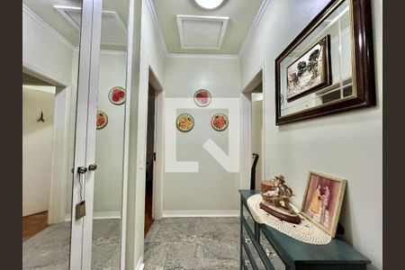Corredor de casa à venda com 4 quartos, 222m² em Campo Belo, São Paulo