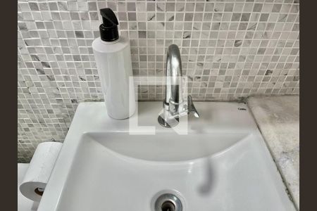 Banheiro Social de casa à venda com 4 quartos, 222m² em Campo Belo, São Paulo