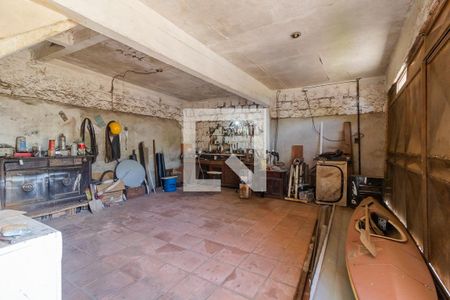 Garagem de casa à venda com 4 quartos, 200m² em Medianeira, Porto Alegre