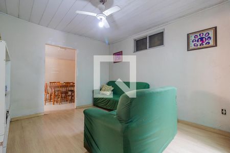 Sala de casa à venda com 4 quartos, 200m² em Medianeira, Porto Alegre