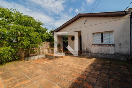 Quintal de casa à venda com 4 quartos, 200m² em Medianeira, Porto Alegre