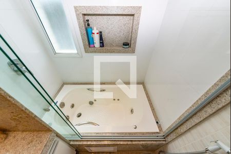 Banheiro da Suíte de apartamento à venda com 4 quartos, 145m² em Belvedere, Belo Horizonte