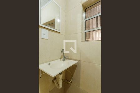 Banheiro de kitnet/studio para alugar com 1 quarto, 20m² em Indianópolis, São Paulo