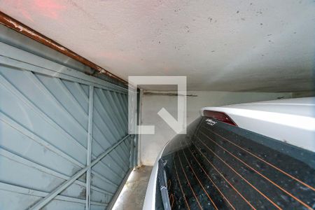 Garagem de casa à venda com 3 quartos, 220m² em Cidade Continental, São Paulo