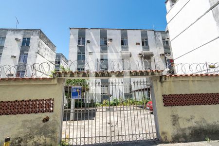 Fachada do Prédio de apartamento à venda com 2 quartos, 56m² em Olaria, Rio de Janeiro