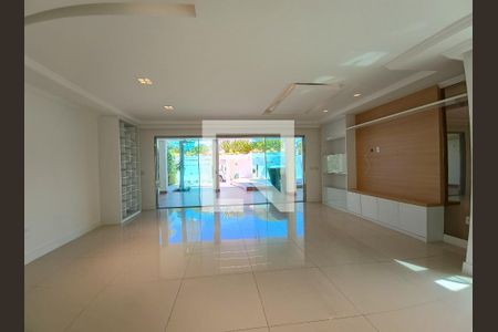 Sala de casa de condomínio à venda com 5 quartos, 290m² em Recreio dos Bandeirantes, Rio de Janeiro