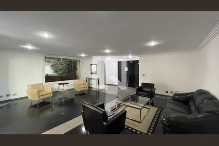 Hall de entrada de apartamento à venda com 3 quartos, 220m² em Cerqueira César, São Paulo