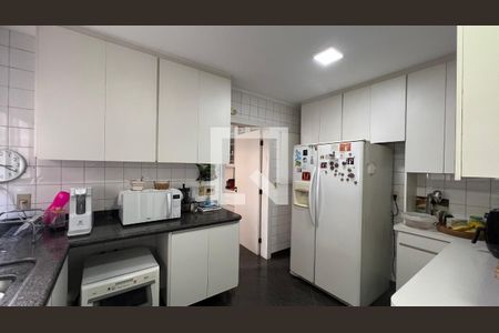 Cozinha de apartamento à venda com 3 quartos, 220m² em Cerqueira César, São Paulo