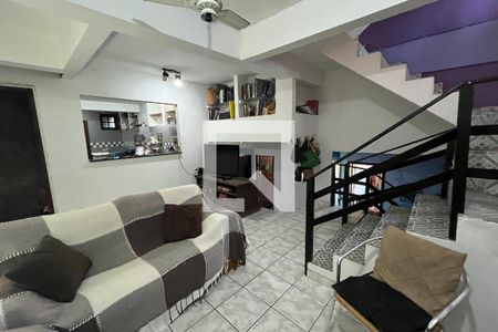 Sala de casa para alugar com 3 quartos, 80m² em Jardim Guanabara, Rio de Janeiro