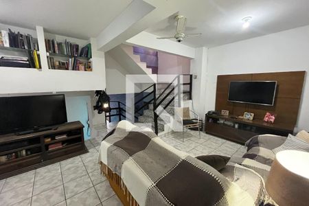 Sala de casa para alugar com 3 quartos, 80m² em Jardim Guanabara, Rio de Janeiro