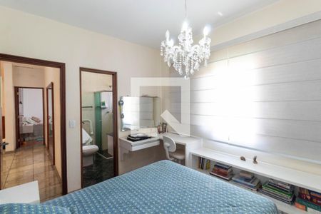 Quarto Suíte 3 de casa para alugar com 4 quartos, 500m² em Vila Ré, São Paulo