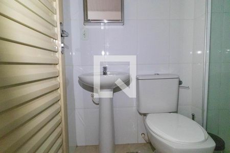 Banheiro de kitnet/studio para alugar com 1 quarto, 27m² em Cidade Universitária, Campinas