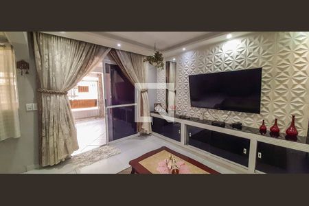 Sala de casa à venda com 4 quartos, 177m² em Metalúrgicos, Osasco