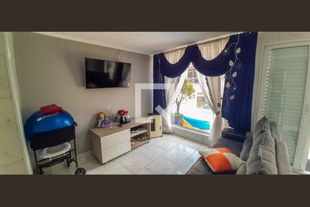 Sala de TV de casa à venda com 4 quartos, 177m² em Metalúrgicos, Osasco