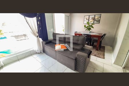 Sala de TV de casa à venda com 4 quartos, 177m² em Metalúrgicos, Osasco