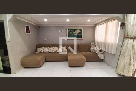 Sala de casa à venda com 4 quartos, 177m² em Metalúrgicos, Osasco