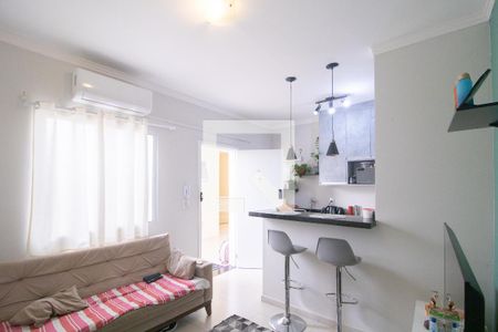Sala e Cozinha de apartamento para alugar com 1 quarto, 33m² em Vila Gustavo, São Paulo