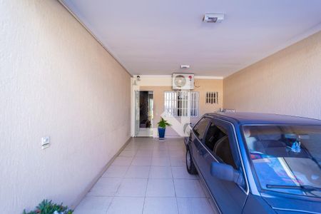 Garagem de casa à venda com 3 quartos, 155m² em Vila Carrão, São Paulo