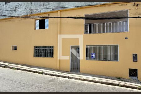 Fachada e placa de casa para alugar com 2 quartos, 110m² em Jardim Dourado, Guarulhos