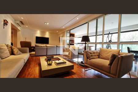 Sala de Estar de apartamento à venda com 3 quartos, 226m² em Parque do Morumbi, São Paulo