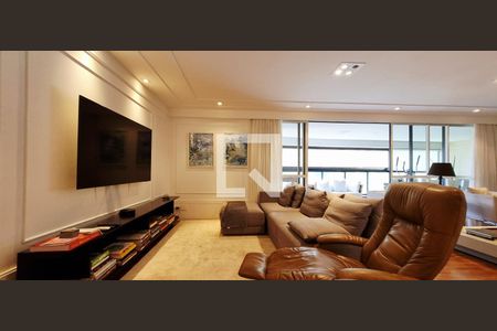 Sala de TV de apartamento à venda com 3 quartos, 226m² em Parque do Morumbi, São Paulo