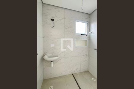 Banheiro de apartamento para alugar com 1 quarto, 38m² em Vila Mangalot, São Paulo