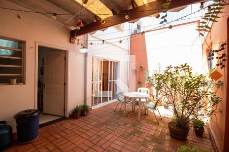 Quintal de casa à venda com 3 quartos, 181m² em Vila Cordeiro, São Paulo