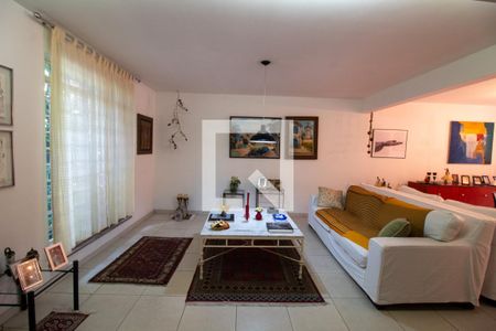 Sala de casa à venda com 3 quartos, 181m² em Vila Cordeiro, São Paulo