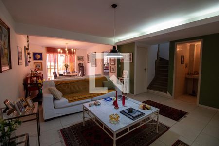 Sala de casa à venda com 3 quartos, 181m² em Vila Cordeiro, São Paulo