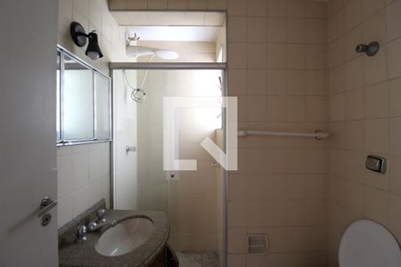 Banheiro de apartamento para alugar com 1 quarto, 48m² em Itaim Bibi, São Paulo