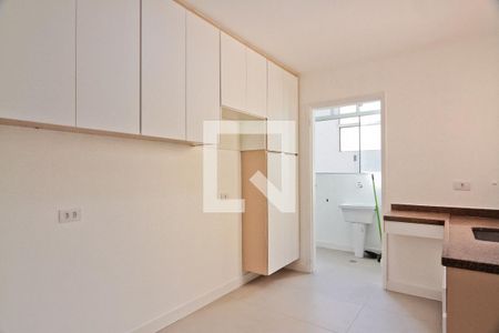 Cozinha de apartamento para alugar com 3 quartos, 67m² em Santa Teresinha, São Paulo