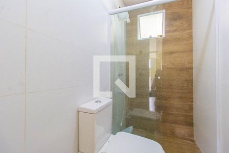 Banheiro de casa de condomínio à venda com 2 quartos, 60m² em Rio Branco, Canoas