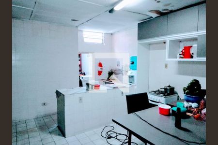 Casa à venda com 2 quartos, 165m² em Vila Cordeiro, São Paulo