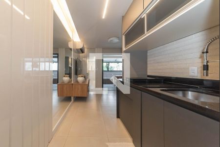 Cozinha de apartamento para alugar com 1 quarto, 50m² em Campo Belo, São Paulo