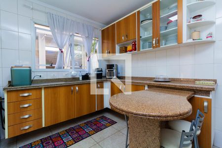Cozinha de casa de condomínio para alugar com 4 quartos, 105m² em Vila Carrão, São Paulo