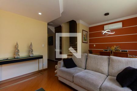 Sala de casa de condomínio para alugar com 4 quartos, 105m² em Vila Carrão, São Paulo