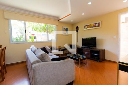 Sala de casa de condomínio para alugar com 4 quartos, 105m² em Vila Carrão, São Paulo