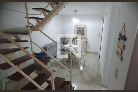 Escada  de casa de condomínio à venda com 3 quartos, 100m² em Pechincha, Rio de Janeiro