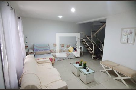 Sala de casa de condomínio à venda com 3 quartos, 100m² em Pechincha, Rio de Janeiro