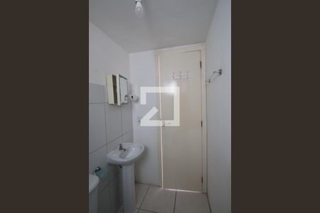 Banheiro de apartamento à venda com 2 quartos, 47m² em Mato Grande, Canoas