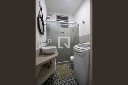Banheiro social de apartamento à venda com 1 quarto, 36m² em Copacabana, Rio de Janeiro