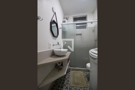 Banheiro social de apartamento à venda com 1 quarto, 36m² em Copacabana, Rio de Janeiro